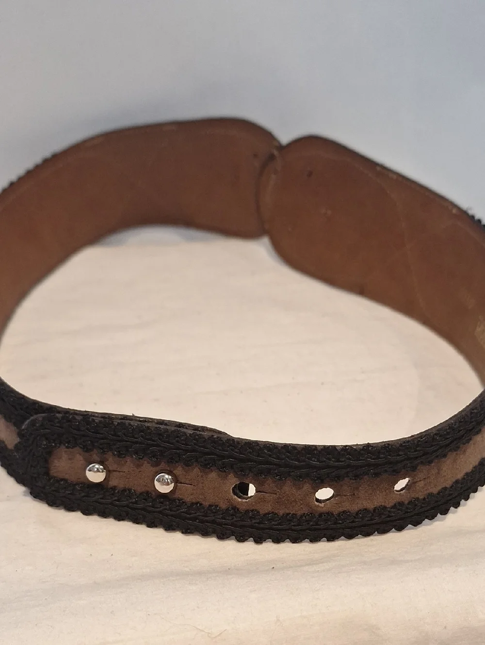 Vintage Dame Belt & Bag Women's Brown Suede Waist Belt Black Embroidered Detail